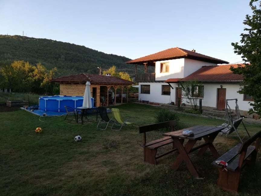 Tŭrkasheni Guest House Yana المظهر الخارجي الصورة