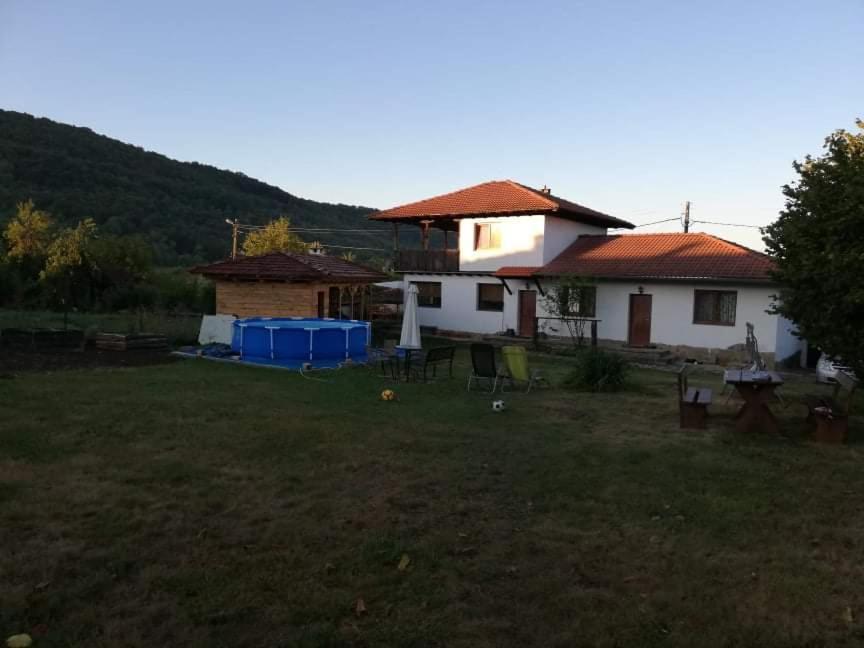 Tŭrkasheni Guest House Yana المظهر الخارجي الصورة