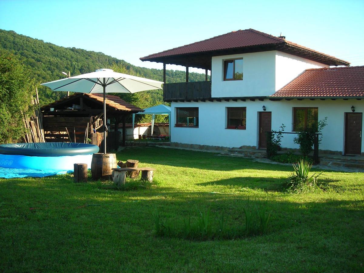 Tŭrkasheni Guest House Yana المظهر الخارجي الصورة